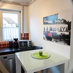 Art City-studio 7, Gross, Modern, Citynah, Kostenfreie Parkplaetze, Sued-balkon, Ruhig, Herkulesblick, Voll Ausgestattet Appartement