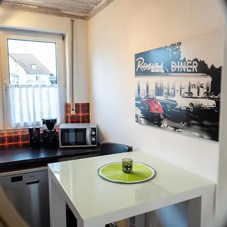 Art City-studio 7, Gross, Modern, Citynah, Kostenfreie Parkplaetze, Sued-balkon, Ruhig, Herkulesblick, Voll Ausgestattet Apartment