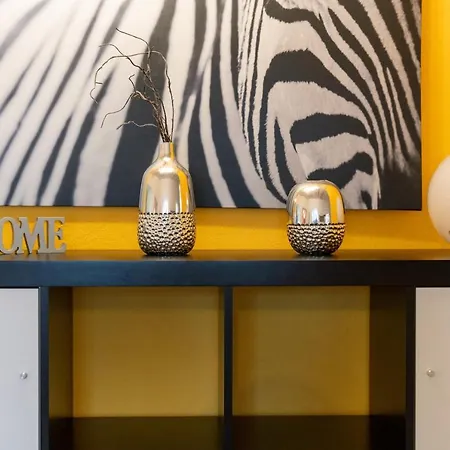 Appartamento Art City-studio 7, Gross, Modern, Citynah, Kostenfreie Parkplaetze, Sued-balkon, Ruhig, Herkulesblick, Voll Ausgestattet