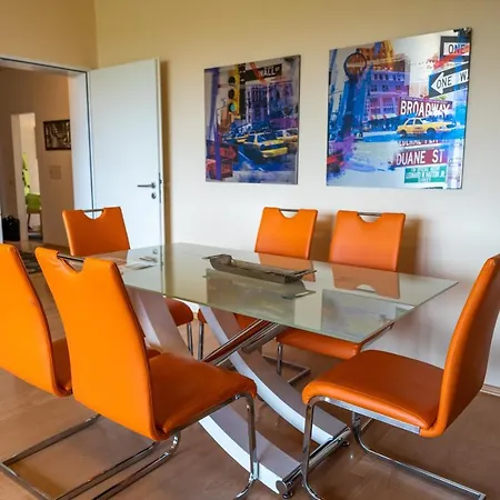 Art City-studio 7, Gross, Modern, Citynah, Kostenfreie Parkplaetze, Sued-balkon, Ruhig, Herkulesblick, Voll Ausgestattet Lägenhet