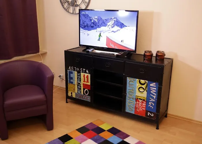 דירה Art City-studio 7, Gross, Modern, Citynah, Kostenfreie Parkplaetze, Sued-balkon, Ruhig, Herkulesblick, Voll Ausgestattet *